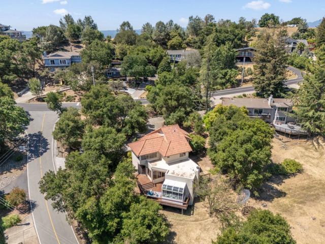 17710 Holiday Drive, Morgan Hill CA: https://media.crmls.org/mediaz/32de6f8d-17dd-40e9-8b3b-932a684fc7da.jpg