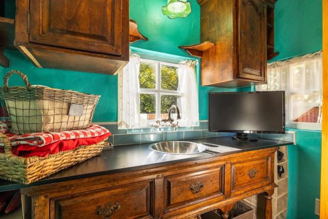 744 Cathedral Drive, Aptos CA: https://media.crmls.org/mediaz/32dee801-573c-4de6-a0bc-04c706217570.jpg