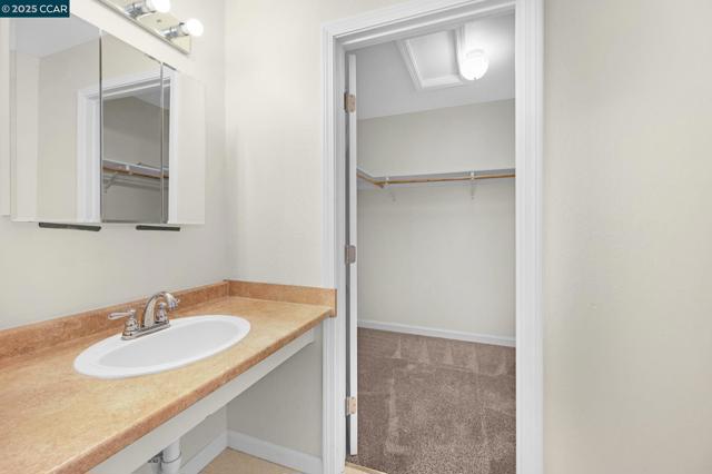 5450 Concord Blvd, Concord CA: https://media.crmls.org/mediaz/32df019a-5064-4399-a919-556b0344d1ef.jpg