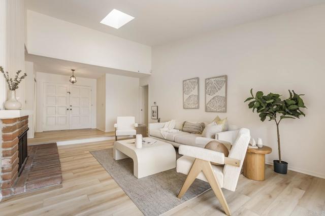 Detail Gallery Image 8 of 34 For 2476 Pinewood St, Del Mar,  CA 92014 - 3 Beds | 2 Baths