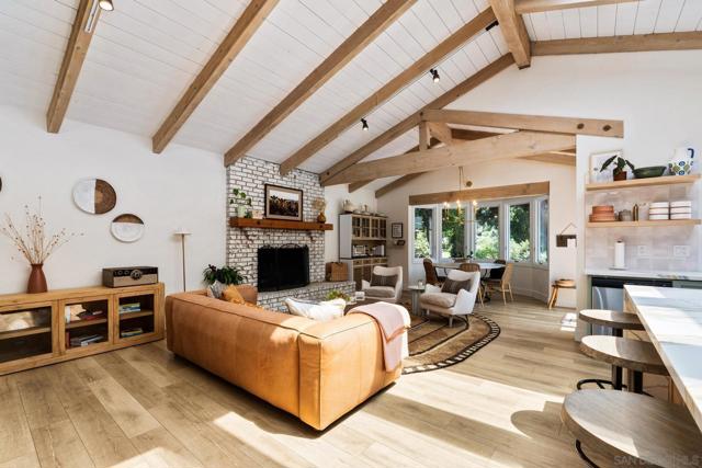 13953 Sagewood Dr, Poway CA: https://media.crmls.org/mediaz/32df174b-ea90-49c1-8ced-196185daf5dd.jpg