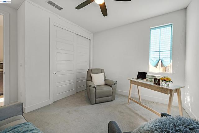 Image 26 of 41 For 7228 Carneros Ln