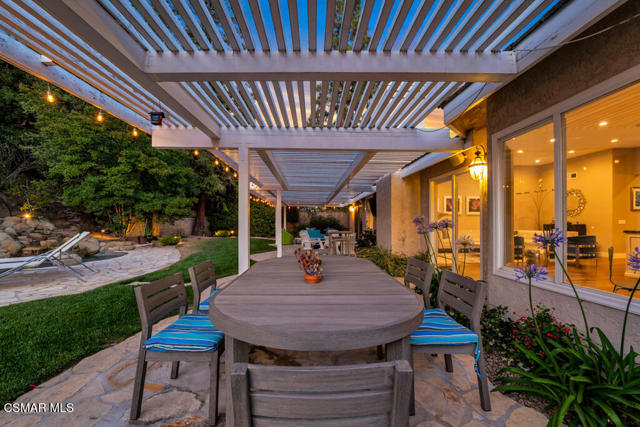 4953 Kilburn Court, Oak Park CA: https://media.crmls.org/mediaz/32dfe6e6-ec6c-45ed-82e2-03422a70d2d3.jpg