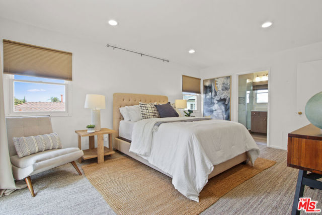 4352 Lyceum Avenue, Los Angeles CA: https://media.crmls.org/mediaz/32e0155b-a720-42dd-bd76-0e38681dfa7b.jpg