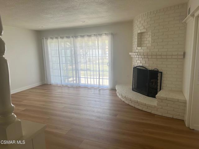 23939 Oxnard Street, Woodland Hills CA: https://media.crmls.org/mediaz/32e0699c-27ef-4d1b-8aa5-454b1cd8744f.jpg