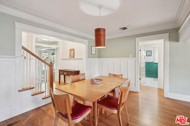 813 Crestmoore Place, Venice CA: https://media.crmls.org/mediaz/32e1925a-ff8c-410b-93c0-8554c6454aff.jpg