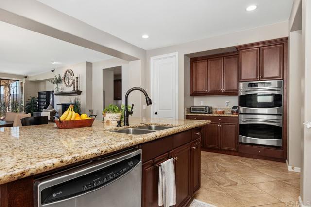 Detail Gallery Image 7 of 41 For 2856 Dove Tail Drive, San Marcos,  CA 92078 - 3 Beds | 3 Baths