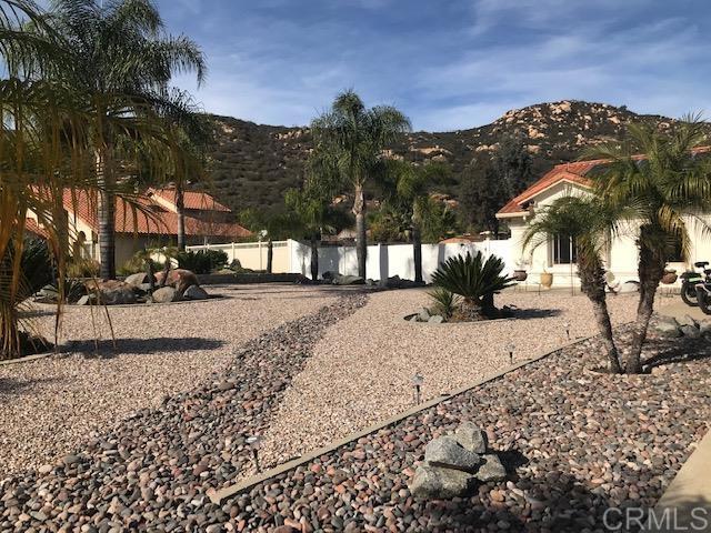 Detail Gallery Image 2 of 39 For 346 Hunter Ct, Alpine,  CA 91901 - 3 Beds | 2 Baths