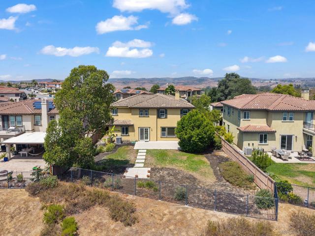 5527 Alexandrine Ct, Oceanside CA: https://media.crmls.org/mediaz/32e4645a-98ac-4822-8c20-dfde697ef647.jpg