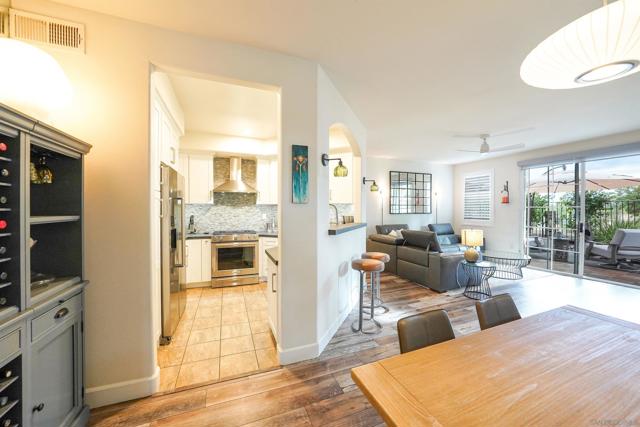 12083 Tivoli Park Row, San Diego CA: https://media.crmls.org/mediaz/32e4dcba-927b-43a7-9216-8a8a11ddbc78.jpg