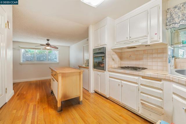 1971 Emerald St, Concord CA: https://media.crmls.org/mediaz/32e4e3c4-232a-4b05-a20c-71a372326d23.jpg