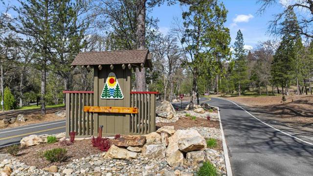20944 Woodside Way, Groveland CA: https://media.crmls.org/mediaz/32e51378-69d8-41af-bd57-2c379802d347.jpg