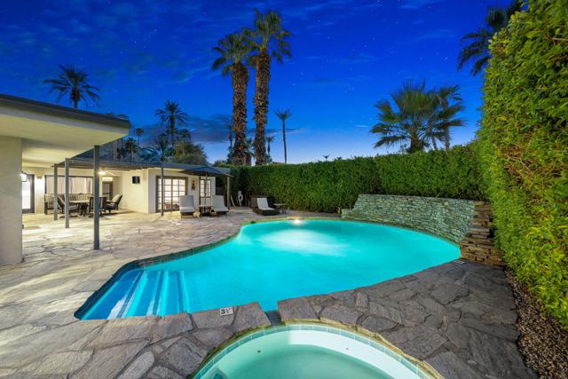 76140 Fairway Drive, Indian Wells CA: https://media.crmls.org/mediaz/32e5b4c1-7897-4171-b9e4-a6a8f030142f.jpg