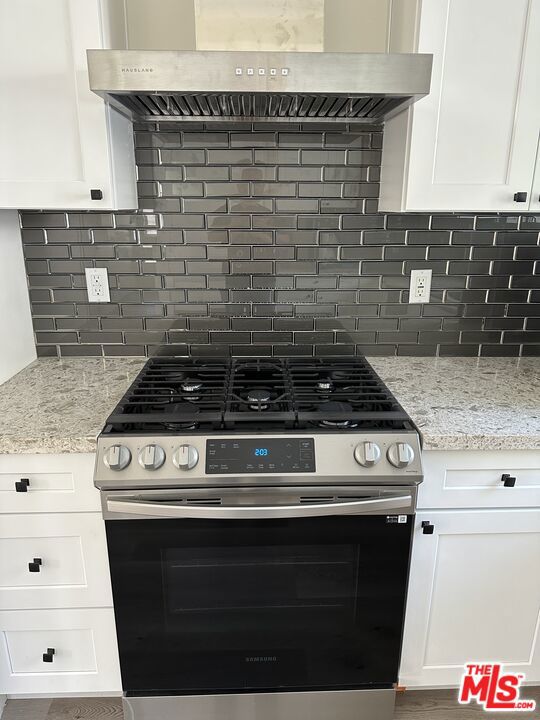 3556 Butler Avenue, Los Angeles CA: https://media.crmls.org/mediaz/32e6ba8c-e3b0-4c91-a8ba-3639229ef9fb.jpg