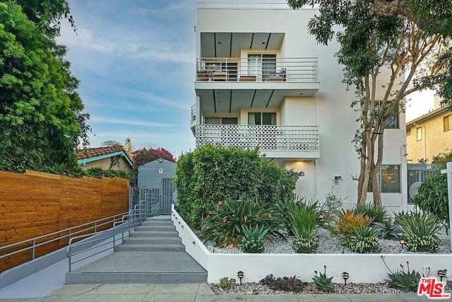 842 11th Street photo 28