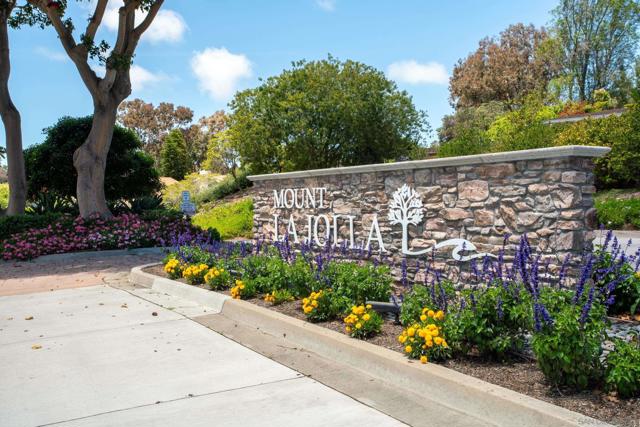 2207 Caminito Cabala, La Jolla CA: https://media.crmls.org/mediaz/32e70e90-d7d5-428f-b70d-abec3595dde0.jpg