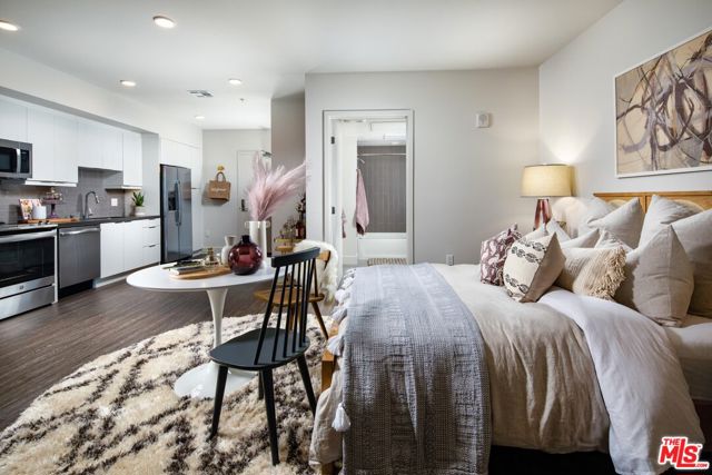 Virtually staged model home ph