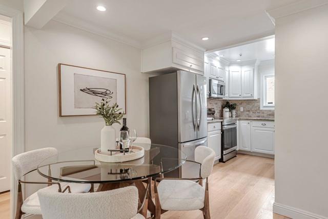 4016 Farm Hill Boulevard, Redwood City CA: https://media.crmls.org/mediaz/32e77853-5ec6-4a91-bc8c-b4313139e663.jpg