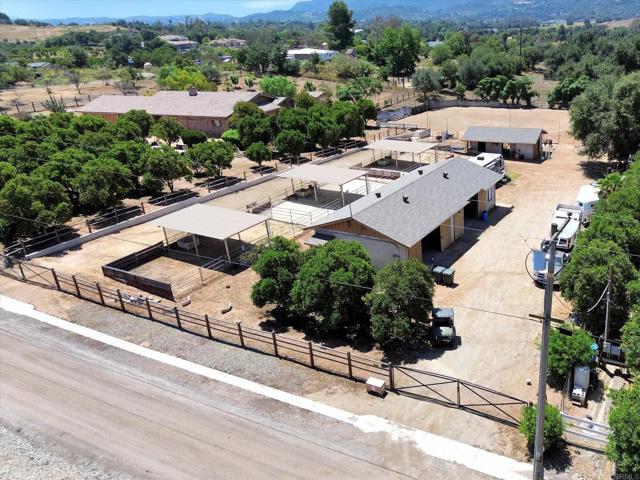 29481 Miller Road, Valley Center CA: https://media.crmls.org/mediaz/32e79fb0-babb-492e-ab51-e358ec13e1c4.jpg
