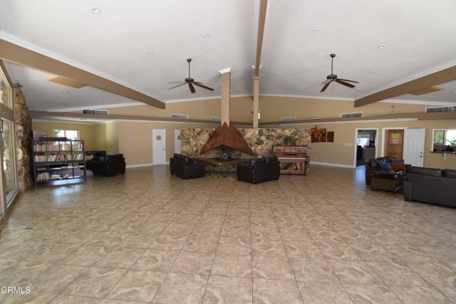 4201 Topanga Canyon Blvd. Boulevard, Woodland Hills CA: https://media.crmls.org/mediaz/32e7efee-1e19-4843-9bdd-4c4019be7830.jpg