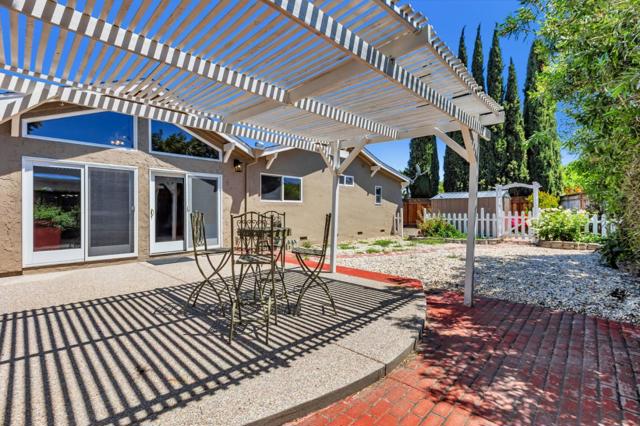 5782 Hillbright Court, San Jose CA: https://media.crmls.org/mediaz/32e891b1-f187-48c8-a9b8-7bd991a0fdf8.jpg