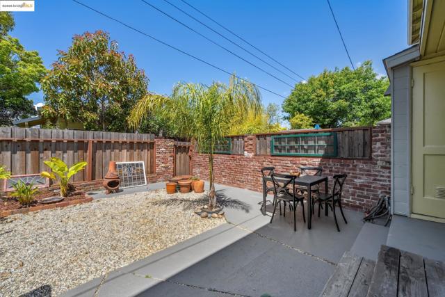 317 Pacific, Alameda CA: https://media.crmls.org/mediaz/32e8aacc-30e6-4882-9460-aaf738053863.jpg