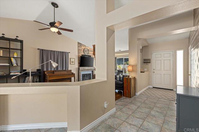 Detail Gallery Image 11 of 54 For 819 Corte Merano, Escondido,  CA 92026 - 3 Beds | 2 Baths