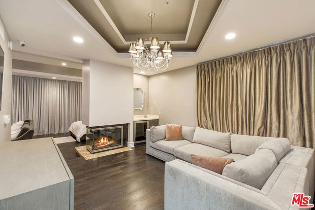 14132 Beresford Road, Beverly Hills CA: https://media.crmls.org/mediaz/32e9fa62-4328-4702-b59e-2a18e2aa9d23.jpg