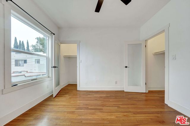 1216 N Kenmore Avenue, Los Angeles CA: https://media.crmls.org/mediaz/32eb0932-172a-4d65-818e-ec7bef270606.jpg