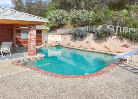 40835 Big Oak Flat Road, Oakhurst CA: https://media.crmls.org/mediaz/32eb86cd-9193-428e-a5ce-8f7ff1a58a6d.jpg