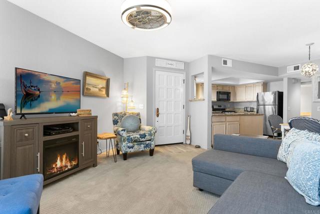 Detail Gallery Image 6 of 39 For 621 N Pacific St #204,  Oceanside,  CA 92054 - 2 Beds | 2 Baths