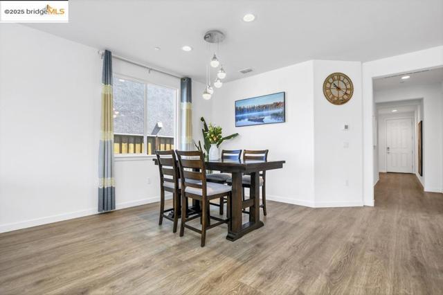5424 Nimis Way, Antioch CA: https://media.crmls.org/mediaz/32ebbecc-ff75-4475-9ffb-bfb808b51146.jpg