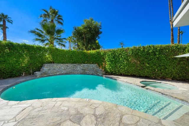 76140 Fairway Drive, Indian Wells CA: https://media.crmls.org/mediaz/32ebf321-1ba2-4cfd-8620-4907ba776b3e.jpg