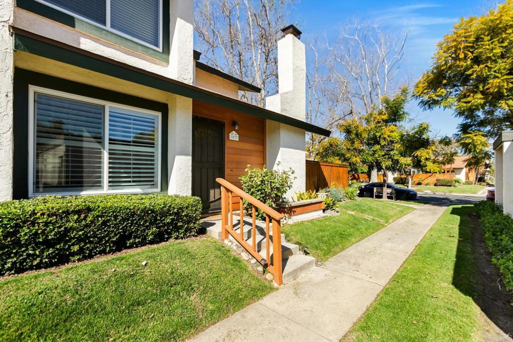 2033 Shadytree Lane - photo 2