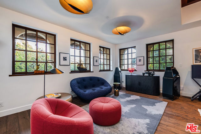 1925 Curson Place, Los Angeles CA: https://media.crmls.org/mediaz/32ec16c8-9bc9-4a44-99b4-a24ded7bf62a.jpg