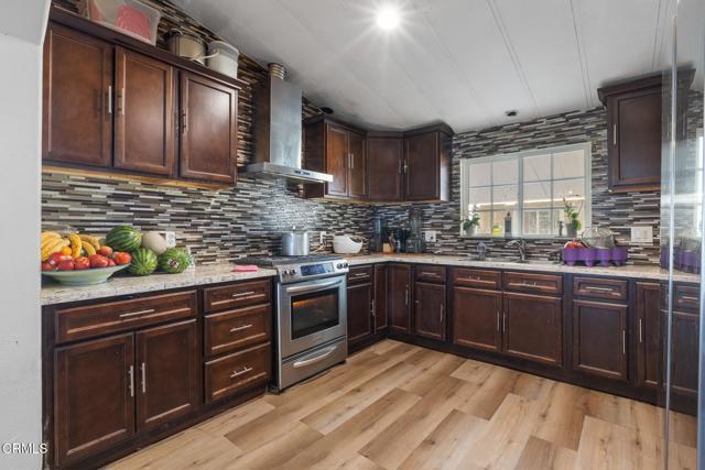 106 Arrowhead Circle, Oxnard CA: https://media.crmls.org/mediaz/32ec3d05-9f26-4620-b152-ee34bf06f6d0.jpg