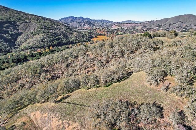 10900 Watsonville Road, Gilroy CA: https://media.crmls.org/mediaz/32ec9eb5-55a3-498b-8720-11e60a601f84.jpg