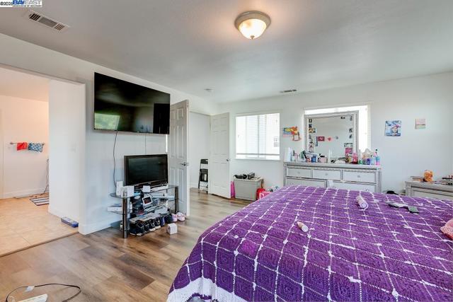 53 Puffin Cir, Oakley CA: https://media.crmls.org/mediaz/32ed7e1f-364f-473d-9aa3-57748fd2ff19.jpg