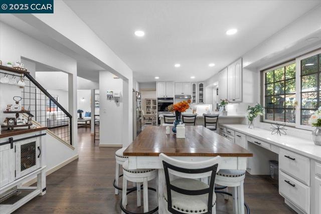 5497 Silver Sage Ct, Concord CA: https://media.crmls.org/mediaz/32eddd2f-41f7-49d3-8a41-2c44302ee676.jpg