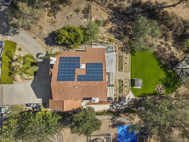 24249 Sargeant Rd, Ramona CA: https://media.crmls.org/mediaz/32edf29d-d04a-4e81-9272-681cef133ec8.jpg