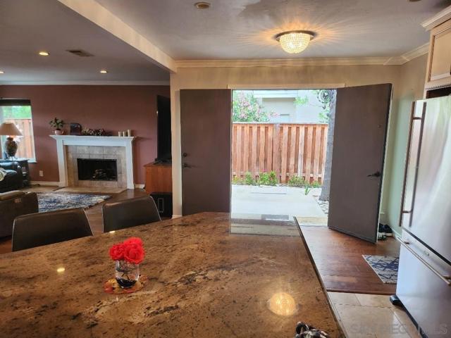 1867 Guilder Gln, Escondido CA: https://media.crmls.org/mediaz/32ee0024-737b-4005-9c7d-fbc5433626e4.jpg
