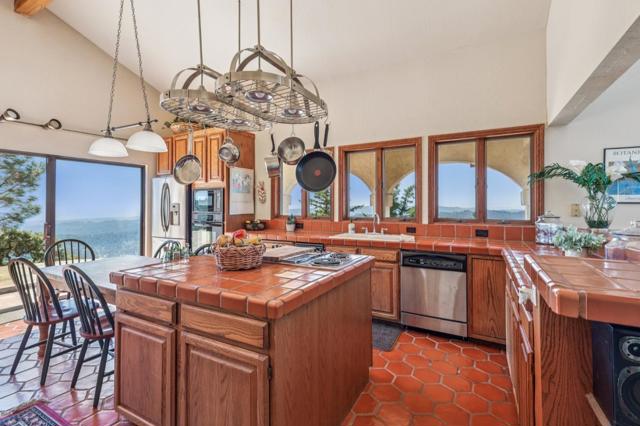 16420 Soda Springs Road, Los Gatos CA: https://media.crmls.org/mediaz/32ee9872-426c-4221-9f5a-1a7cca85b51b.jpg