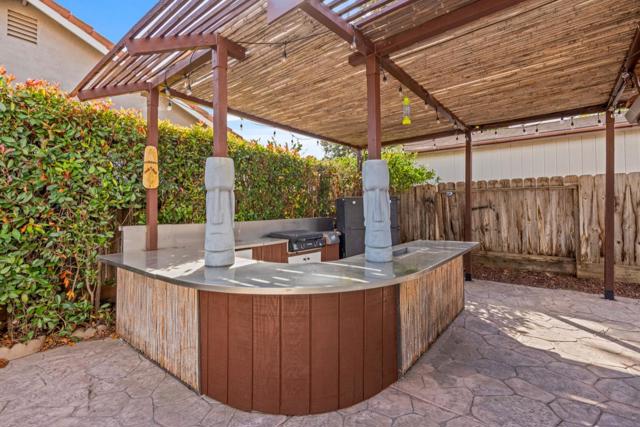 961 Alder Street, Hollister CA: https://media.crmls.org/mediaz/32eee441-b934-421a-8034-2a671d9fbe73.jpg