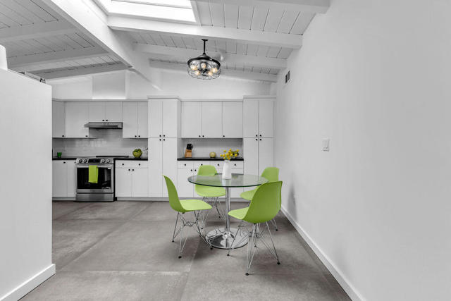 1075 E Sunny Dunes Road, Palm Springs, CA 92264