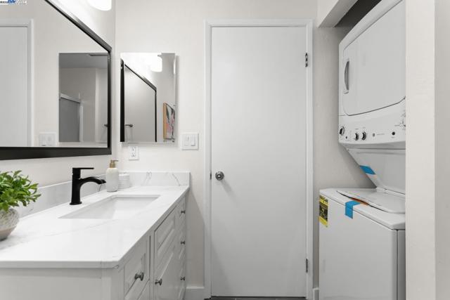 114 Hackamore Ln, Fremont CA: https://media.crmls.org/mediaz/32ef4466-72d0-4c3d-83b8-c54620a474fe.jpg