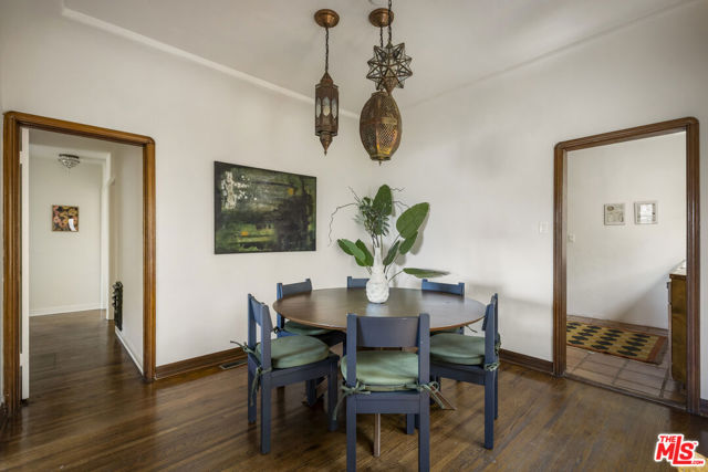 6105 Mount Angelus Drive, Los Angeles CA: https://media.crmls.org/mediaz/32ef627a-d4bc-4d37-a848-92660192da70.jpg