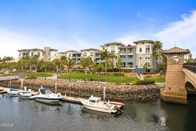 1423 Windshore Way, Oxnard CA: https://media.crmls.org/mediaz/32ef6380-4e8b-403f-9a69-cb1bf9d01a44.jpg