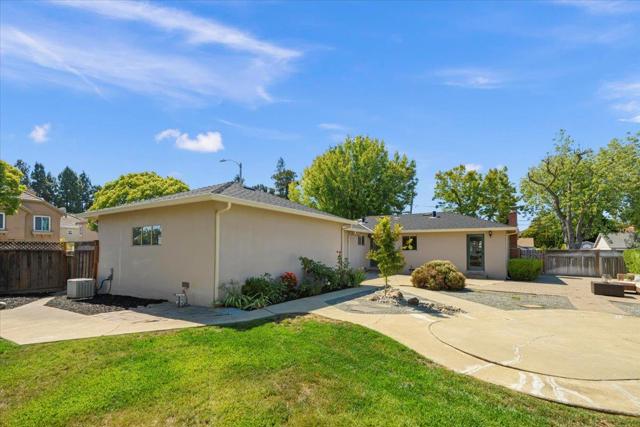 543 Crawford Drive, Sunnyvale CA: https://media.crmls.org/mediaz/32efc050-001e-472c-a7a7-a45219ffb5f3.jpg