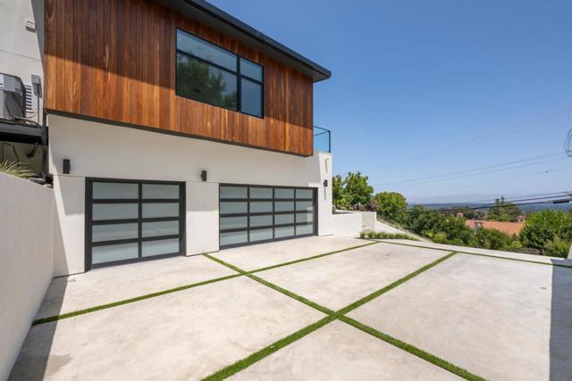 3964 Jefferson Avenue, Redwood City CA: https://media.crmls.org/mediaz/32efc89c-a200-4776-9e16-f5749a117c56.jpg