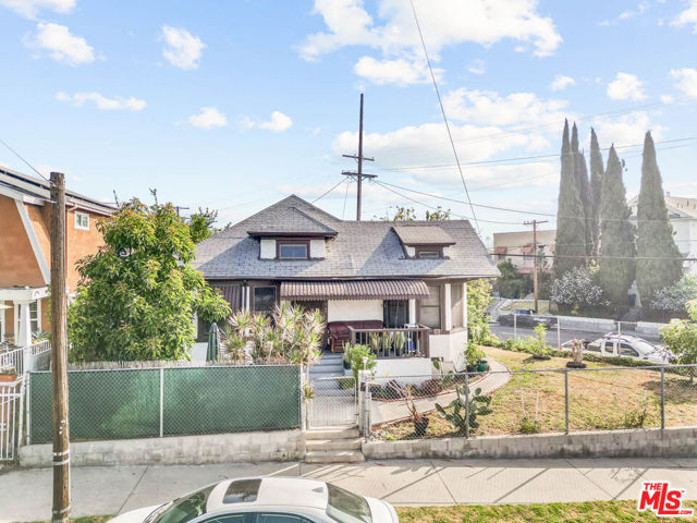 1605 Council Street, Los Angeles, California 90026, 3 Bedrooms Bedrooms, ,1 BathroomBathrooms,Single Family Residence,For Sale,Council,24425261